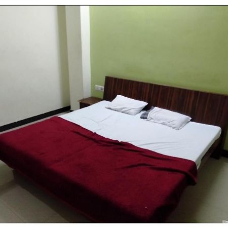 Hotel Adarsh, Ujjain Zewnętrze zdjęcie