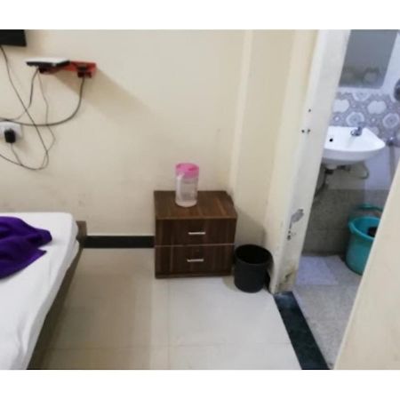 Hotel Adarsh, Ujjain Zewnętrze zdjęcie