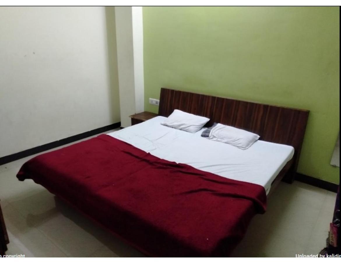 Hotel Adarsh, Ujjain Zewnętrze zdjęcie