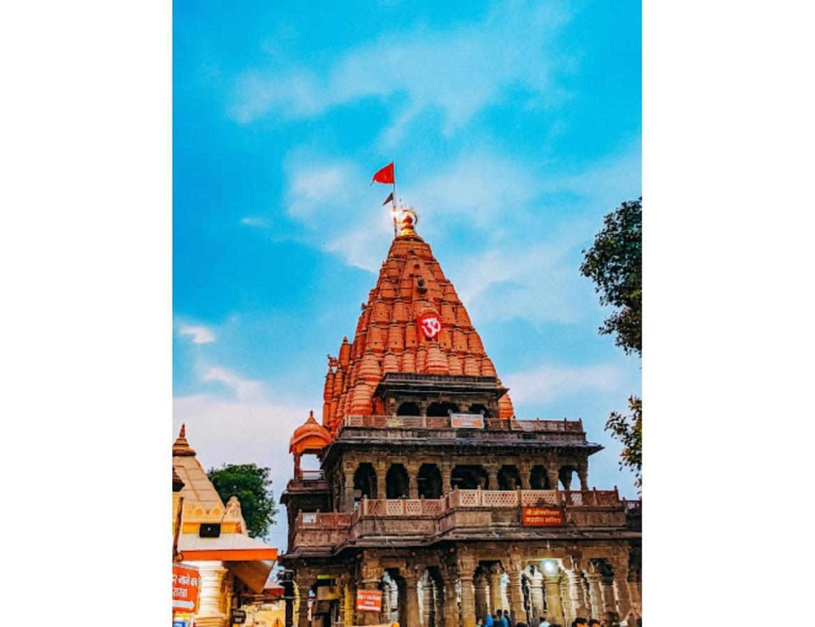 Hotel Adarsh, Ujjain Zewnętrze zdjęcie