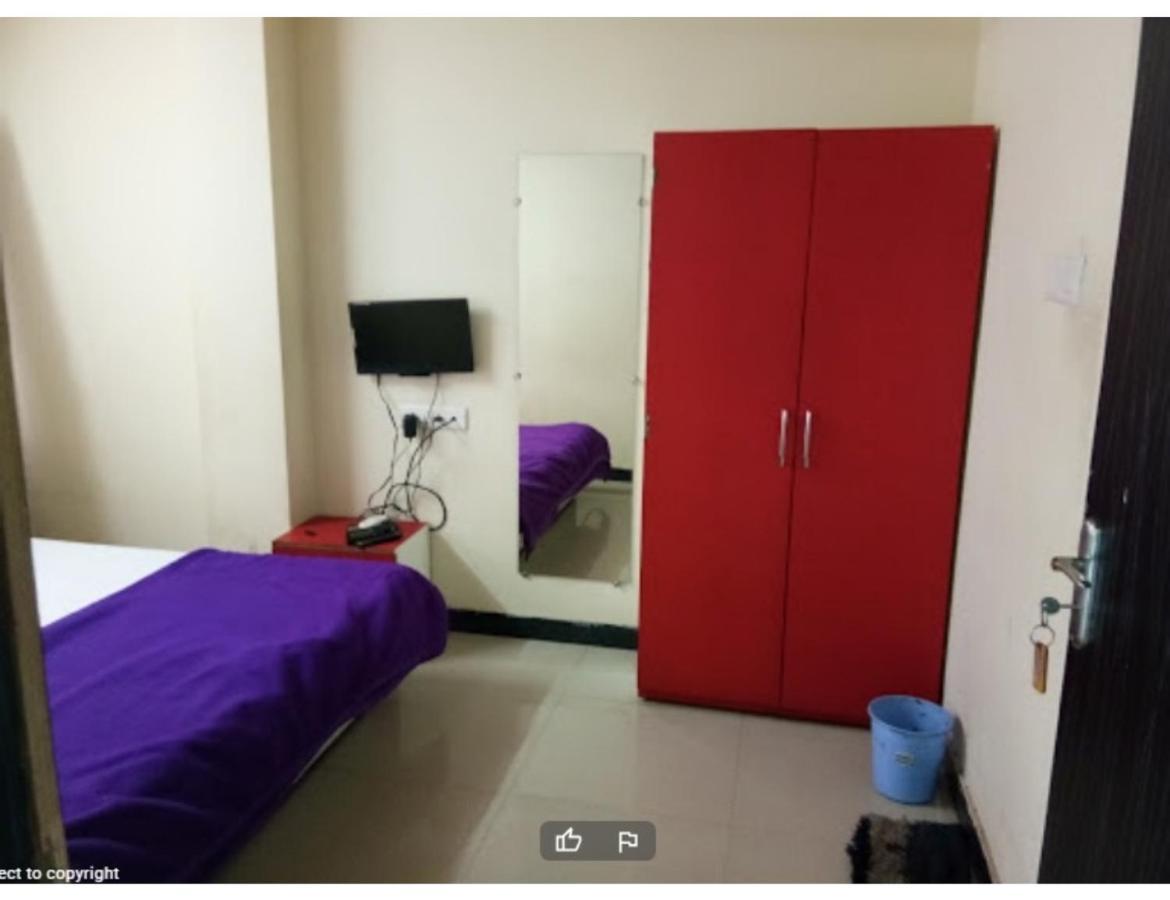 Hotel Adarsh, Ujjain Zewnętrze zdjęcie